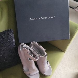 Women's Gray Sandals